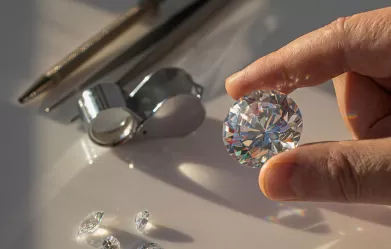 Cầm kim cương phường Phú Thuận