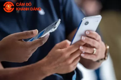 Cầm điện thoại online có cần gặp mặt không?