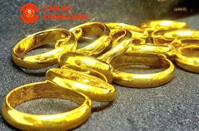 Có nên cầm vàng hay bán khi cần tiền